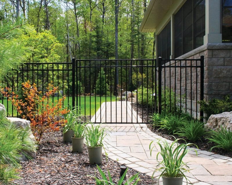 Rigid panel fence builder project in Geneva